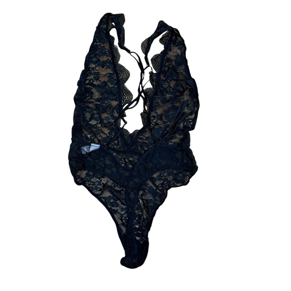 Victoria’s Secret black lace bodysuit neck plunge teddy size small